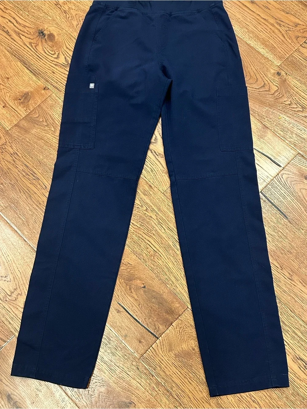 FIGS Men’s Axim cargo scrub Straight leg pants navy S/T Small Tall